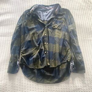 Flag & Anthem Olive and Blue plaid flannel Button-Up Shirt size Medium